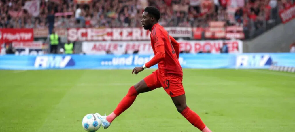 Manchester United incar Alphonso Davies untuk isi kekosongan bek kiri